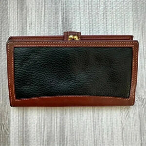 Authentic Vintage Coach Kisslock Wallet Black and Brown